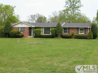 171 Cherokee Rd, Hendersonville, TN 37075