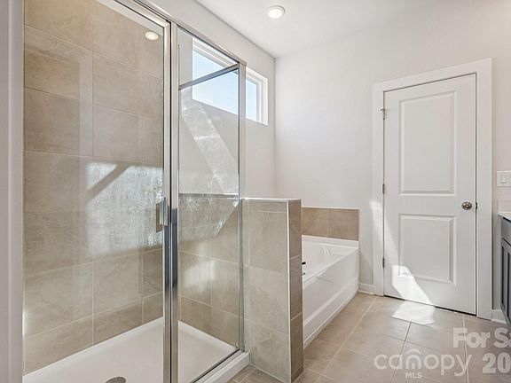 4th image of 901 Hallman Branch Ln