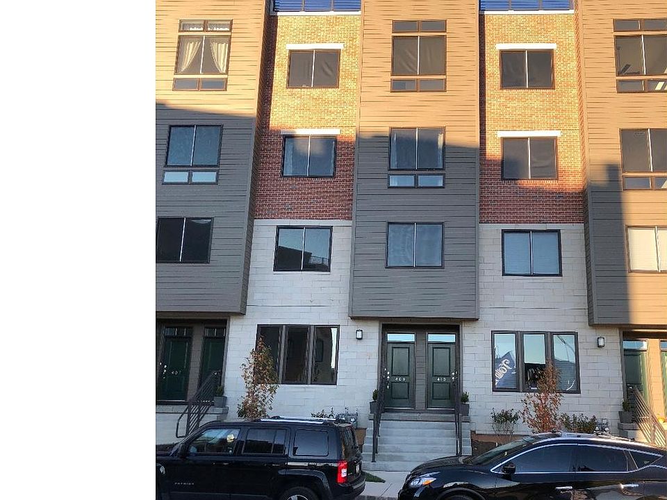 1st image of 409 Lakeview Ct Condo 4
