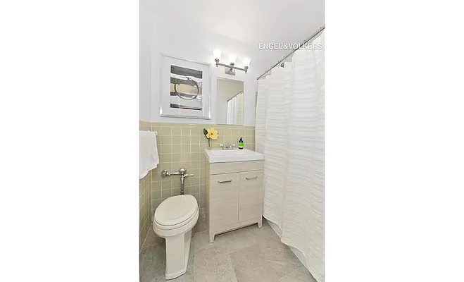 Sold by Engel & Völkers New York Real Estate | media 17