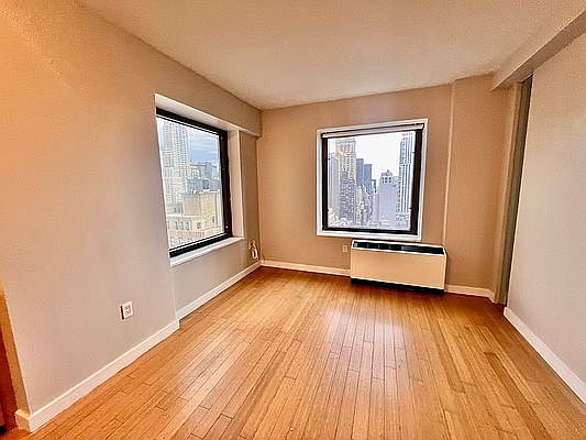 4th image of 100 W 39th St APT 36E