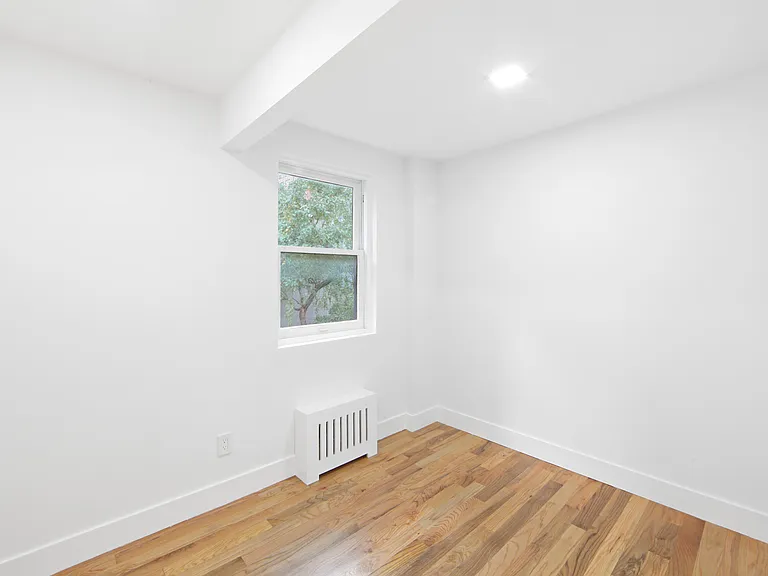 215 E 59th St #CHR — Photo 22