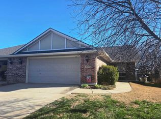 3011 Cottonwood Hill Dr, Newton, KS 67114
