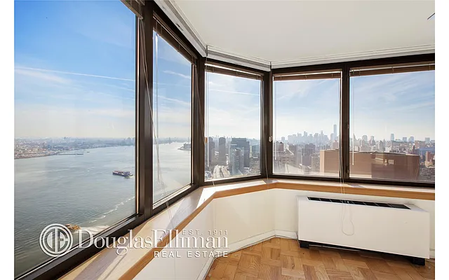 Rented by Douglas Elliman | media 54