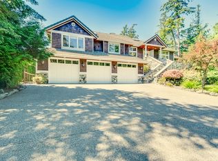 424 Eagle Crest Rd, Camano Island, WA 98282