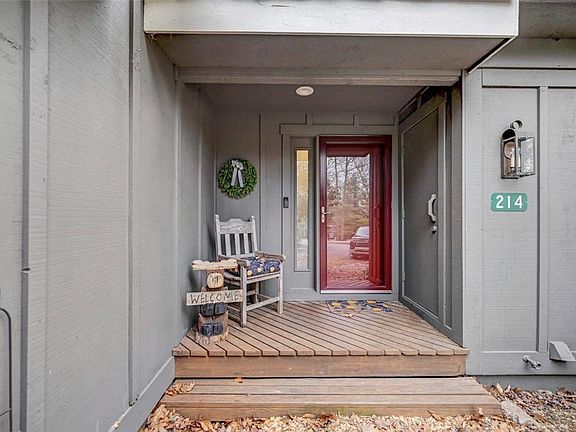 4th image of 214 Snow Ridge Cir
