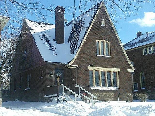 2nd image of 3870 Iroquois St