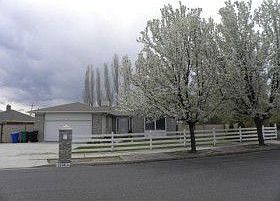2nd image of 2233 W Harvest Ln