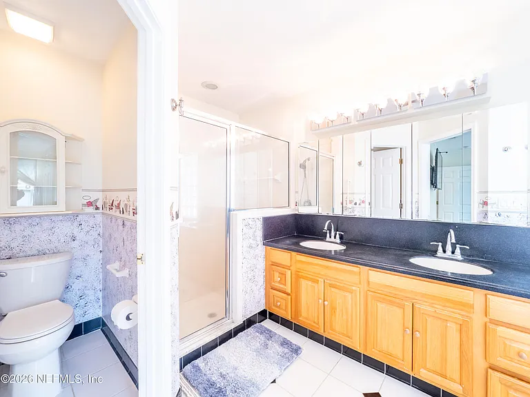 2704 Coachman Lakes Dr — Photo 32