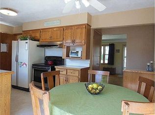 1639 47th St NE, Cedar Rapids, IA 52402