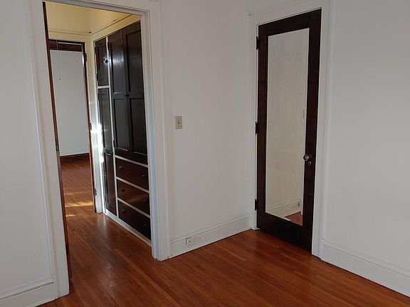3rd image of 1785 Bryant Ave S APT 36
