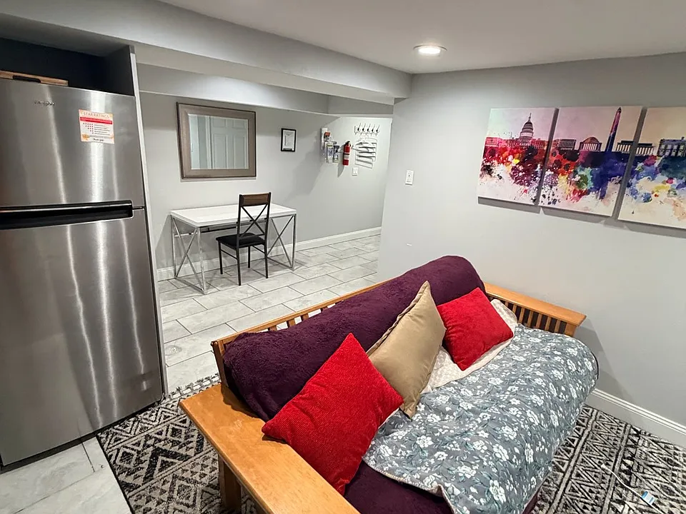 609 P St NW #B