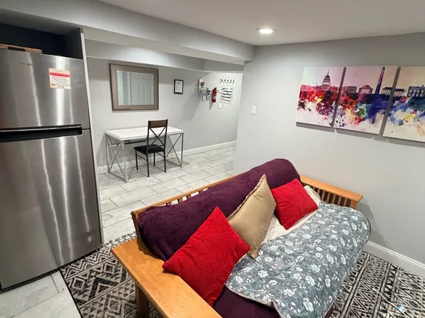 609 P St NW #B, Washington, DC 20001