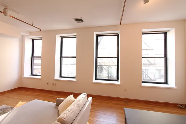 Rented by True Lofts New York LLC | media 10