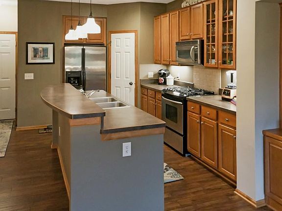 3rd image of 2440 119th Ct NE Unit B