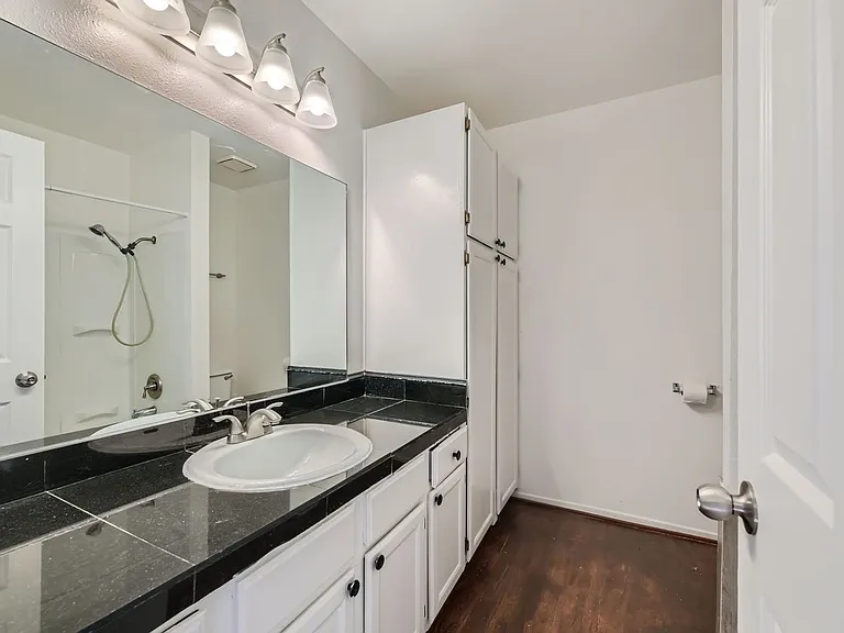 76 N 27th St #B — Photo 10