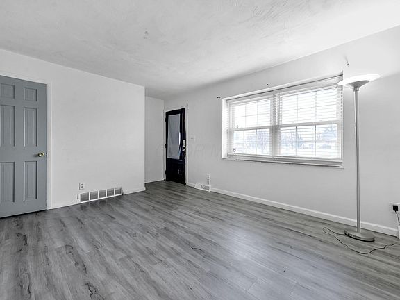 5th image of 1370 Erickson Rd