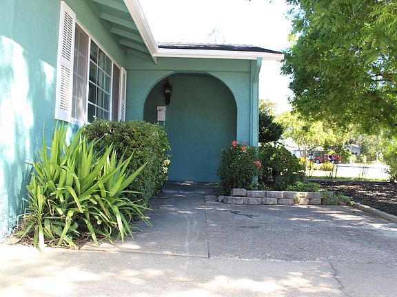 3rd image of 602 Brookwood Rd