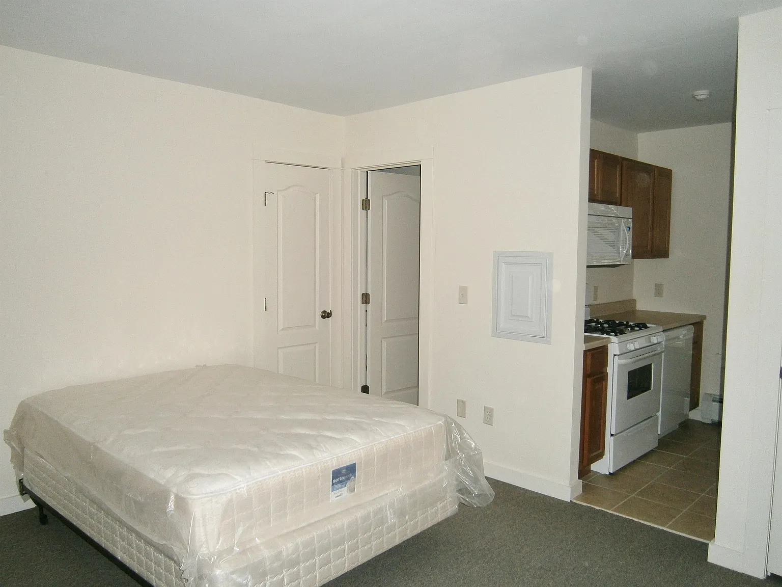 103 Highland Place - 3 — Photo 1