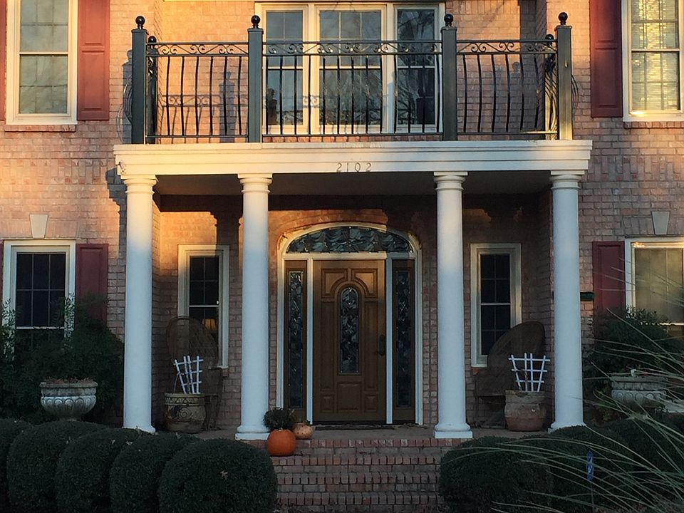 2nd image of 2102 Belleview Cv