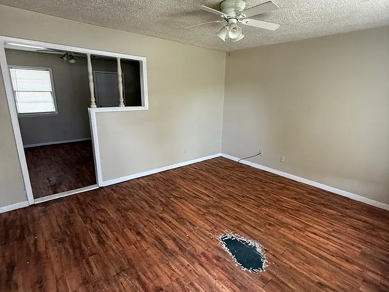3016 E 3rd Pl — Photo 4