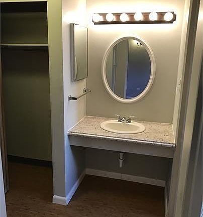 5th image of 525 N Pennsylvania St APT 202