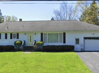 7 Center Ter, New Hartford, NY 13413
