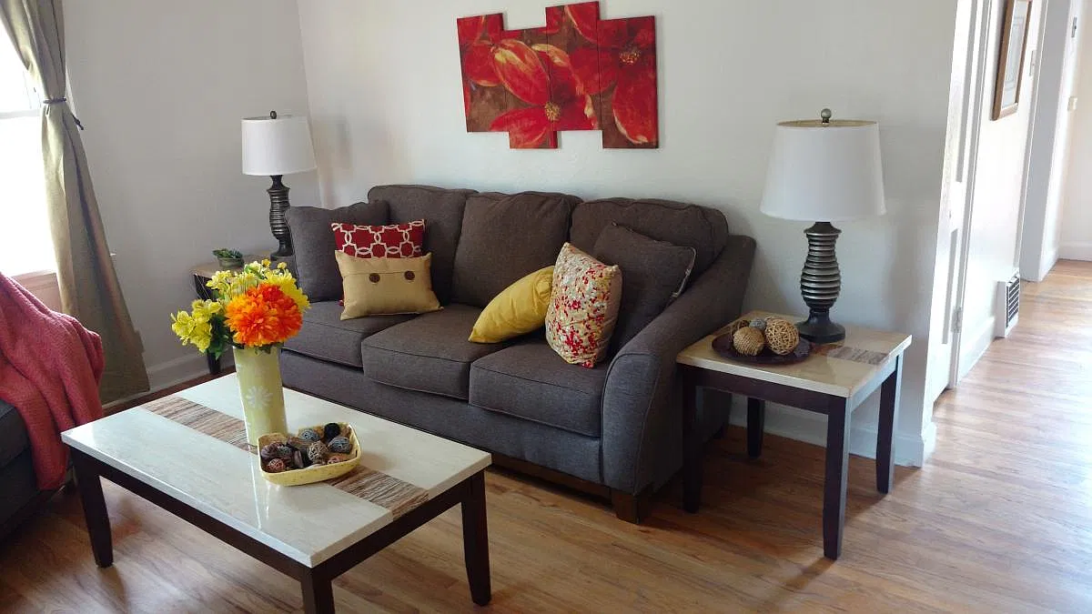 3 bed, 1.5 bath, 1254 sqft, $2,350 — Photo 4