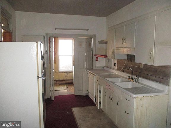 5th image of 47 Ash St