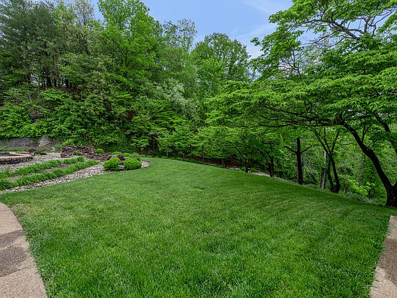 5th image of 150 Pine Hill Dr