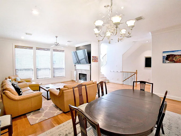 2410 Dorrington St #C — Photo 3