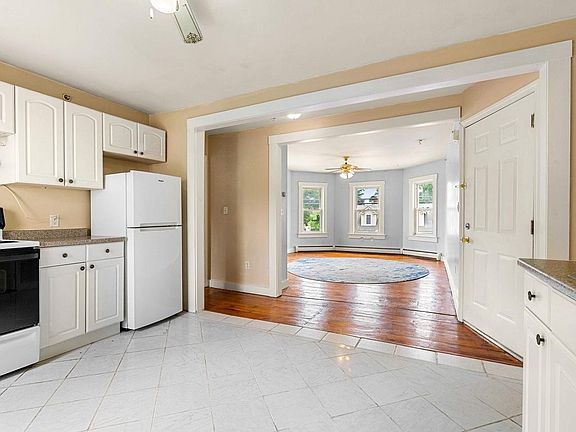 3rd image of 381 Nashua St #B