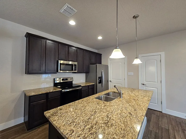 750 Milestone Park — Photo 10