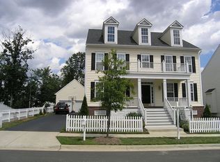 20412 Bowfonds St, Ashburn, VA 20147