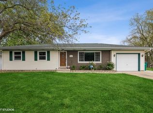 7439 Hendricks St, Merrillville, IN 46410