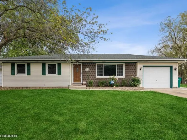 7439 Hendricks St, Merrillville, IN 46410