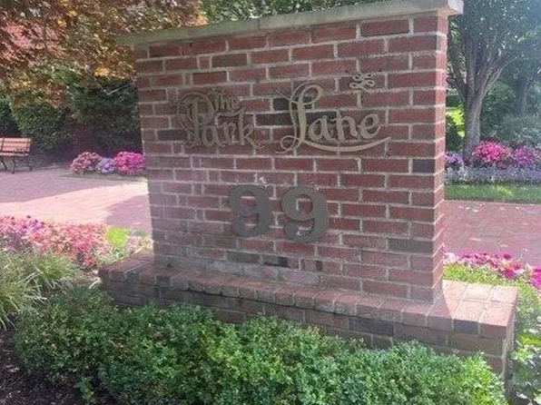 99 S Park Avenue #218, Rockville Centre, NY 11570