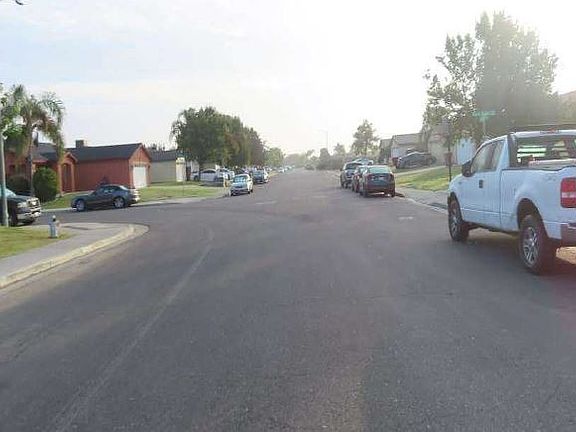 Exterior Neighborhood (street photo)