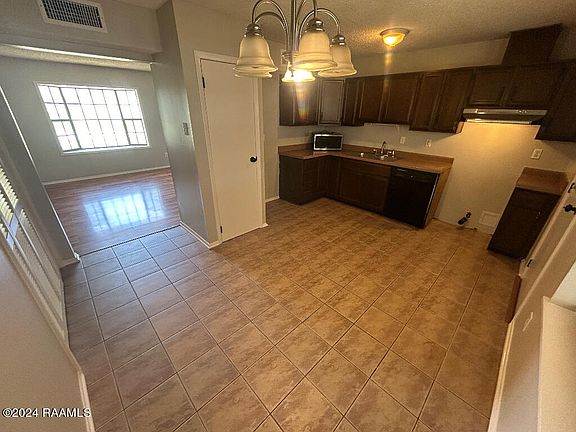 4th image of 500 Plaza Village Dr