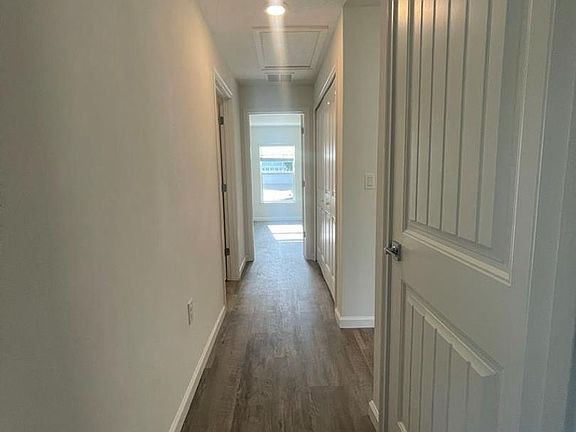 3rd image of 37 Peninsula Ln
