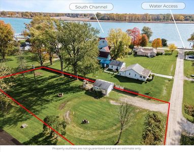 212 Beaureguard St, Harsens Island, MI, 48028