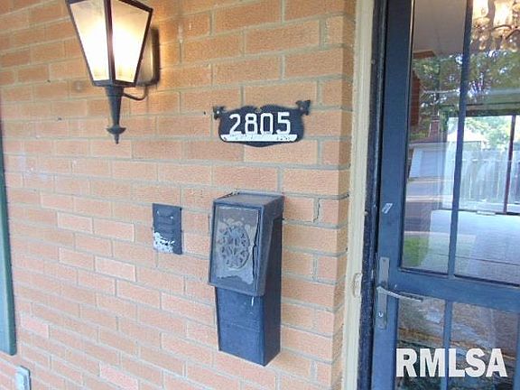 3rd image of 2805 W Gilbert Ave