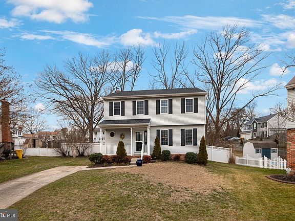 3rd image of 6420 English Oak Ct