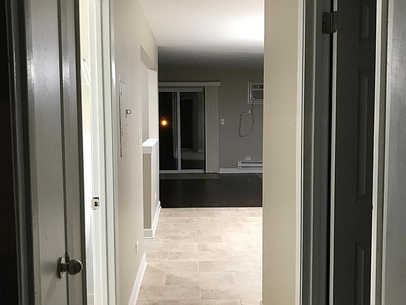 5th image of 1902 N Green Ln N APT 2B