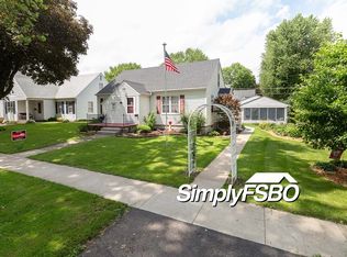 1121 11th Ave, Fulton, IL 61252