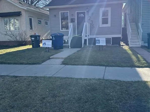1235 F AVENUE N, Saskatoon, SK S7L 1X4