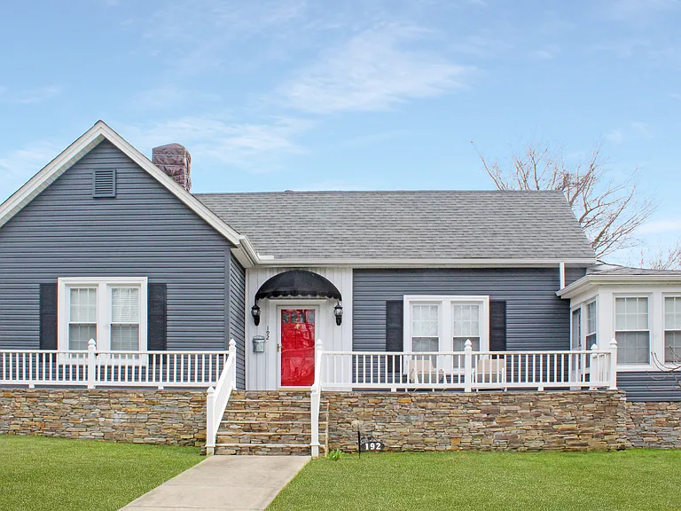 192 N Garden St — Photo 1