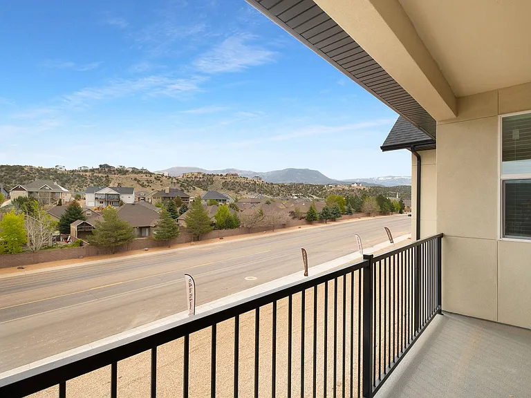 The Henley Apartments — Photo 12