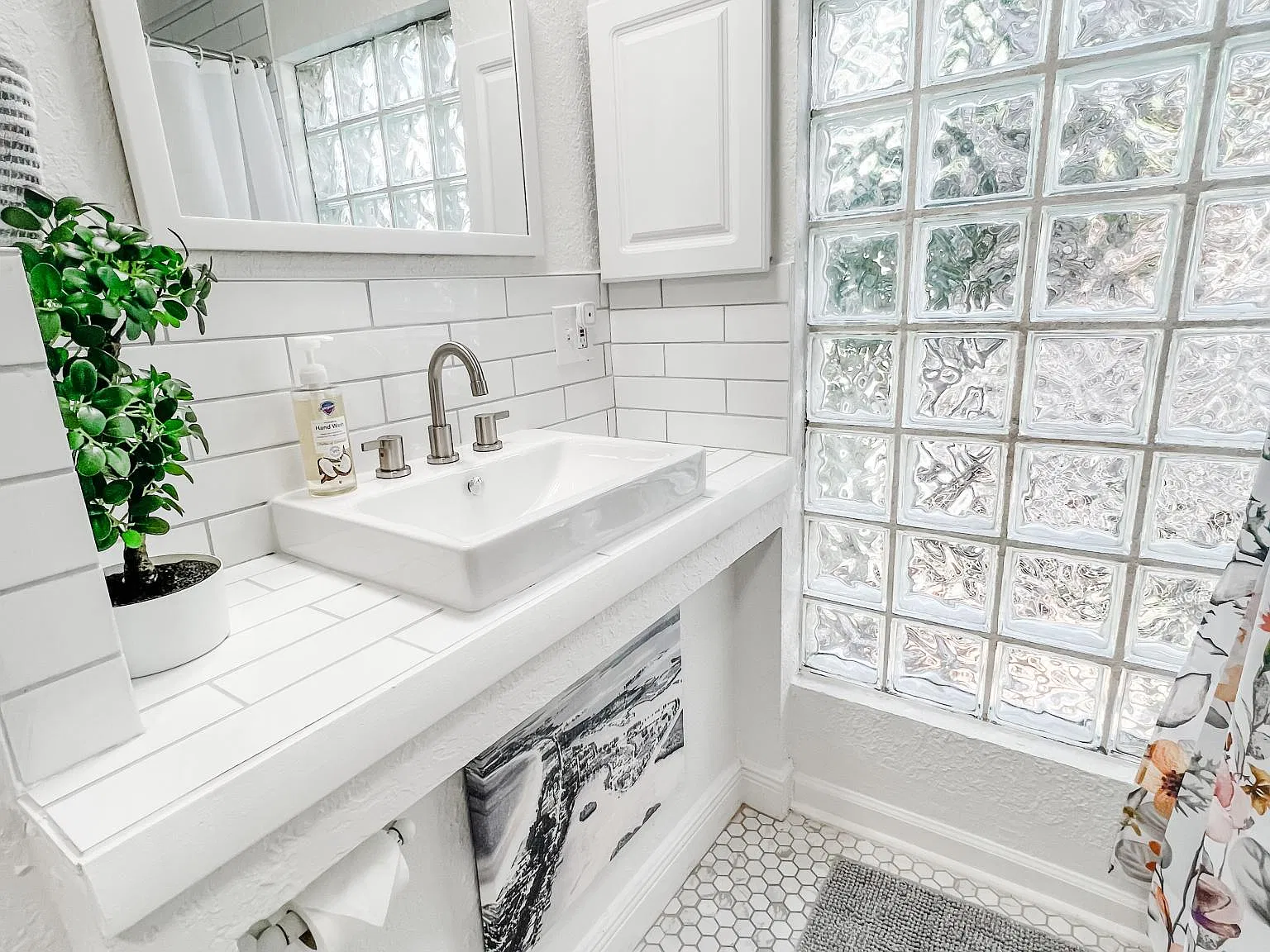 2408 W North B St — Photo 3