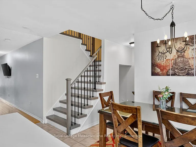 1138 Charlton Way — Photo 6